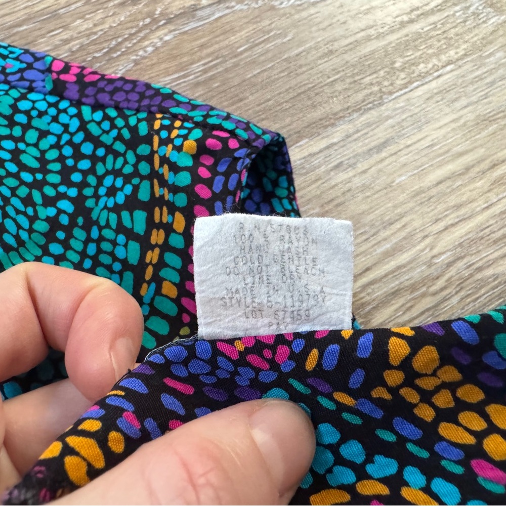 Vintage T-shirt Colorful 80’s Motifs Sz L Excellent Condition - Picture 4 of 9